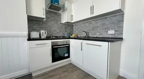 Oxford Street Apartments - Image 5