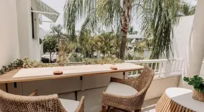 Headlands Beachside Retreat - 50 metres to beach - Image 4