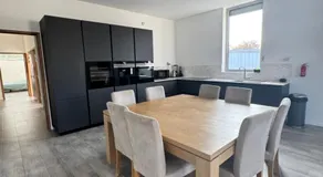 Loft épuré avec parking privé. - Image 3
