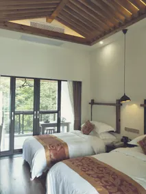 Tonggu Peak Hotel - Image 2