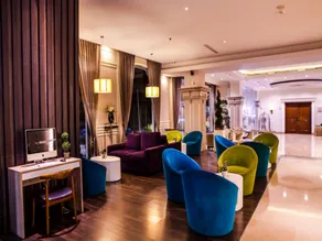 M - Regency Hotel - Image 2