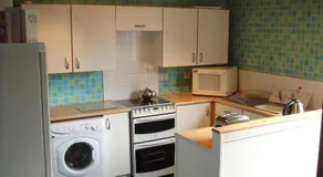 RoSE COTTAGE THREE BEDROOM HOUSE WITH PARKING Summer Special - Image 3