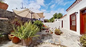 Remarkable 4-Bed Villa - Image 3