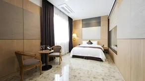 Gold River Hotel - Image 2