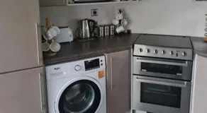 Summer Lodge lovely big caravan in Hastings sleeps 6 free WiFi in caravan - Image 4