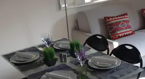 appartements 3 studios pour 2 ou 3 ou 5 ou 6 per centre ville Saint Tropez avec parking - Image 3