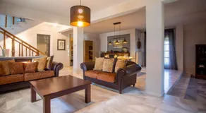 Τraditional fully detached villa on a luxurious hillock of Thessaloniki with its own garden also for family & wedding gatherings for 10 to 25 people only 15 minutes from airport - Image 3
