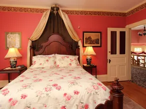 Sylvia's Irish Inn - Image 4