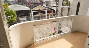 Bangkok villa with 3 bedrooms - Image 5