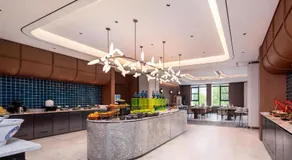 Hilton Garden Inn Xinyang East Railway Station - Image 2