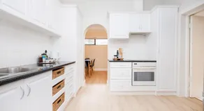 10VDW Self Catering Apartments-Newly Renovated! - Image 3