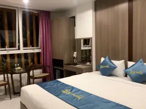 QUE HUONG HOTEL - Image 1