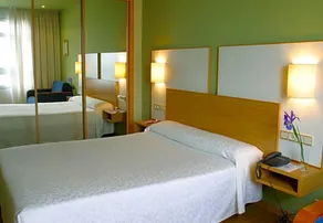 Hotel City House Rias Altas - Image 4