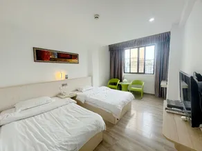 Yijia Business Hotel - Image 2