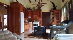 Alan's Paradise Hotel - Image 2