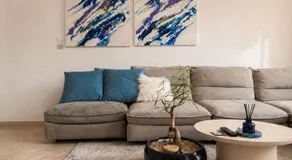 Boutique Seaview Apartment - Image 4