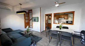 Sunny Villa Few Minutes Walk from beach - Image 2