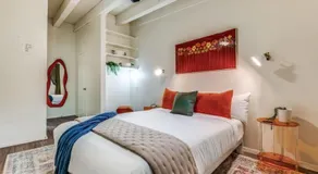 Austin Central Modern Comfort Pet-Friendly - Image 2