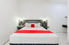 RedDoorz Syariah near Q-Mall Banjarbaru - Image 1