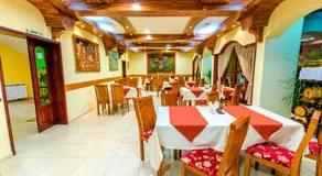 Hotel Cosmos - Image 5