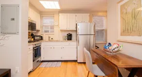 Charming Bi-Level Townhouse near Harvard & MIT - Image 4