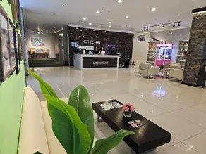 On Hotel - Image 2