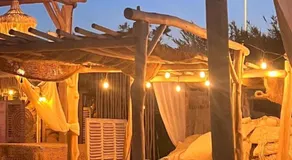 Chambre avec piscine, jacuzzi, vue mer et montagne, plage à pied - Image 4