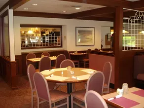 Red Carpet Inn & Suites Ebensburg - Image 5