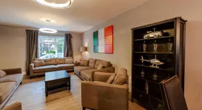 The Town House Kinsale, Hosted by Exquisite holiday homes, sleeps 16 - Image 5