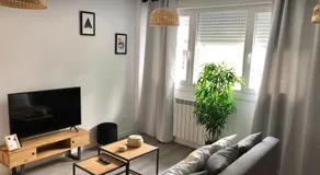 Apartamento con Jardin y Garaje - Image 2