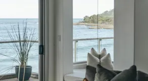 ON THE Rocks - Yamba's Ultimate Absolute Beachdirft Residence - Holiday Yamba - Image 2