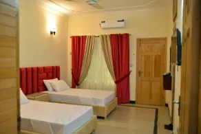 Redbury Guesthouse - Image 2