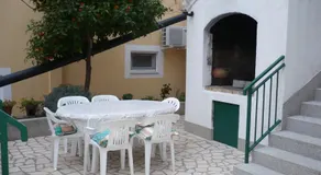 Ferienwohnung mit Terrasse und Grill | Gartenblick - Image 4