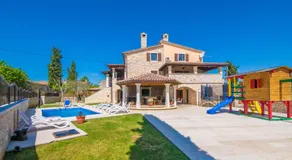 Villa Dino i Karla, a spacious and beautiful Villa in a calm village - Image 4