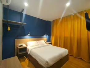 Uptown Hotel - Image 2