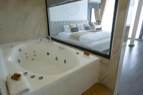 Carpe Diem Hotel - Image 3