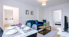 Sleeps 6, Stylish Apartment, Perfect For Groups, Long Term Disc - Image 2