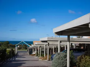Beachfront Motel - Image 3
