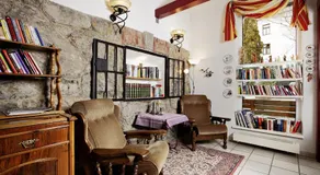 Agradable habitación en casa de familia apta para niños con terraza y jardín | Vistas a la montaña | Se admiten mascotas - Image 3