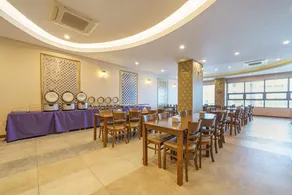 The King Hotel - Image 2