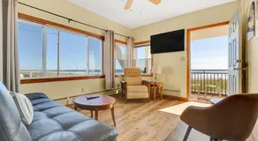 Abellona Inn & Suites - Image 2
