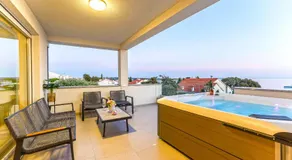 Penthouse Apartment Perla with Jacuzzi - Image 2