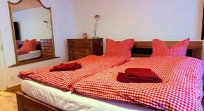 Vintage Apartment by Apartments Capricorn - Image 2