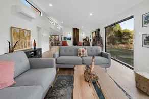 "quamby Bluff Lake House, Deloraine, Tasmania" - Image 2