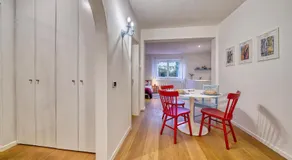 Centrally located apartment with parking space - Image 5