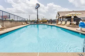 Days Inn by Wyndham Nashville N Opryland/Grand Ole Opry - Image 3