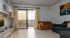 SeaView Apartment in Saint Thomas Bay - Image 2