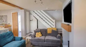 Rushmoor Cottage - Image 2