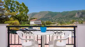 SunBliss Studios & Apartments - Image 2