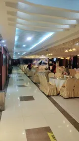 Huayan Hotel - Image 2